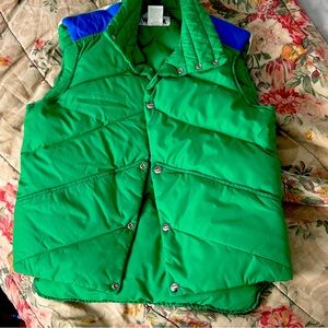 VINTAGE WOOLRICH Down Puffer Vest green w blue/white accents. Mens Small